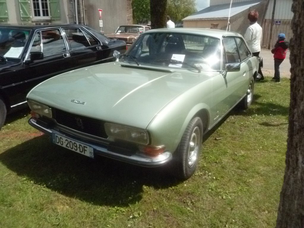 Rallye et exposition de voitures anciennes à LIXY dans l'Yonne